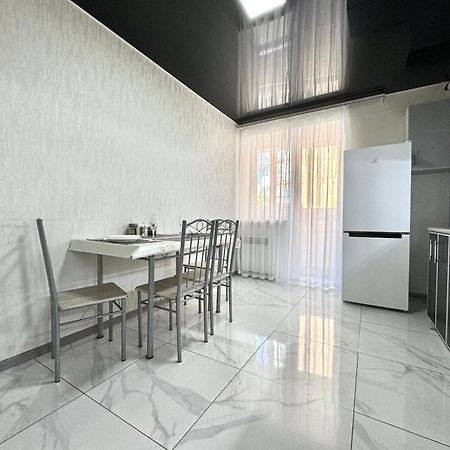 Apartpoltava 2 Окремі Кімнати, Новобудова, Два Великих Ліжка Центр, Корпусний Сад Екстериор снимка