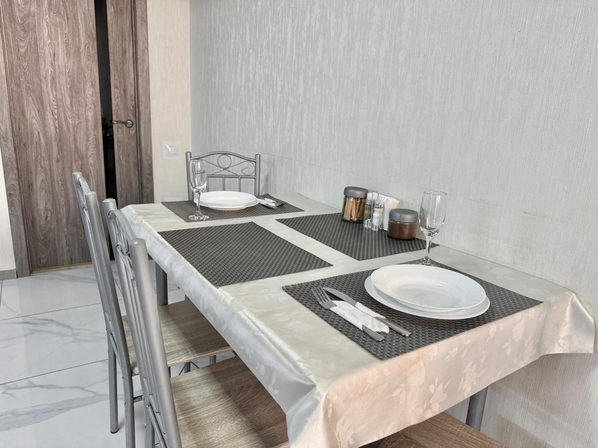 Apartpoltava 2 Окремі Кімнати, Новобудова, Два Великих Ліжка Центр, Корпусний Сад Екстериор снимка